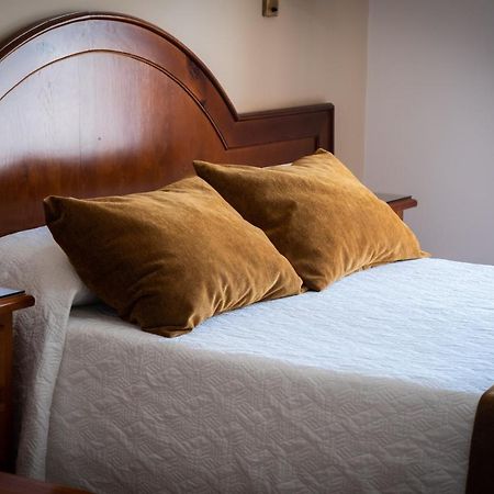 Hostal Cabo Roche โกนิล เด ลาฟรอนเตรา ภายนอก รูปภาพ
